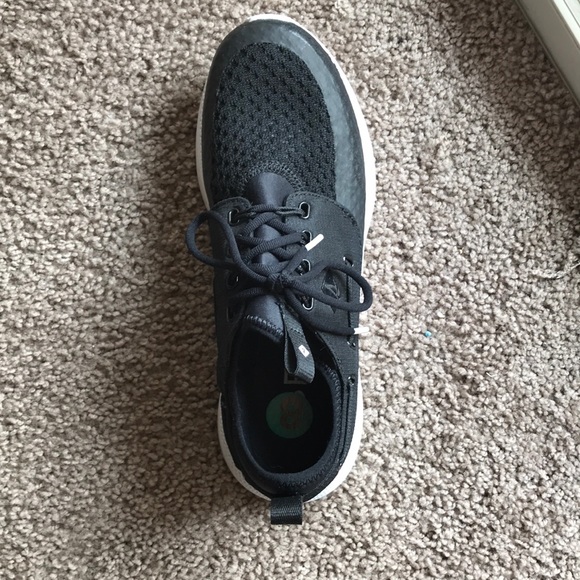 Black and white Sperry sneakers. - Picture 3 of 4